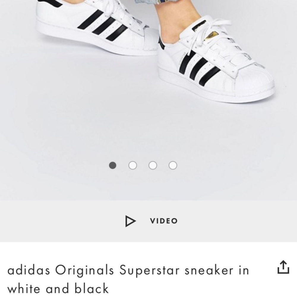 KIDS ADIDAS SUPERSTARS Sz 6